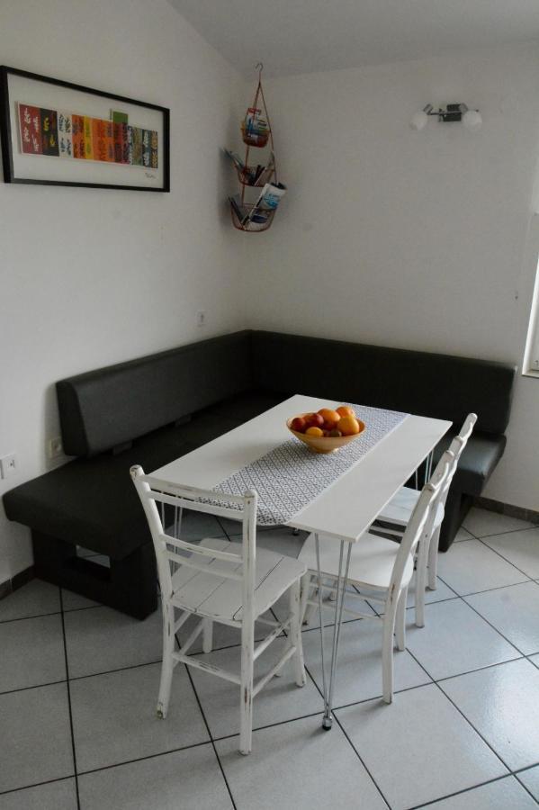 Klara Apartma Murter