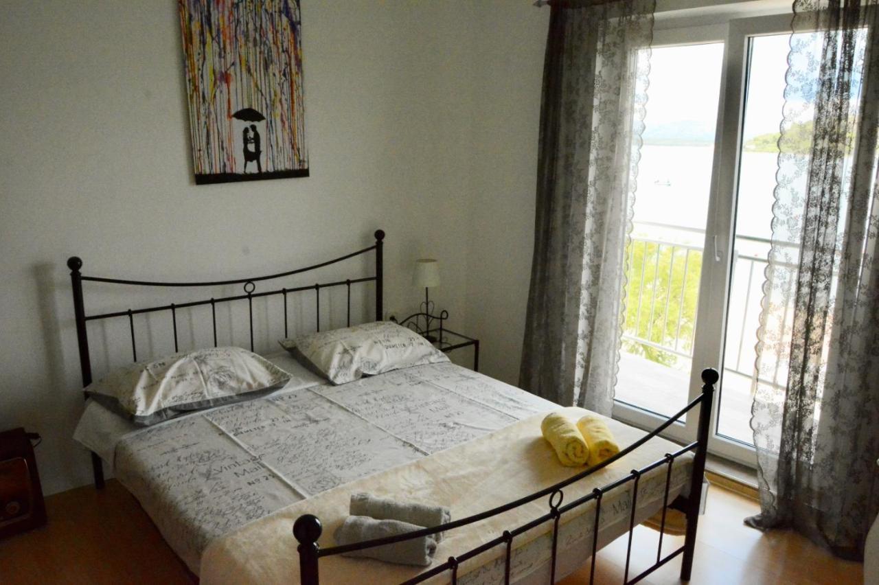 Klara Apartment Murter